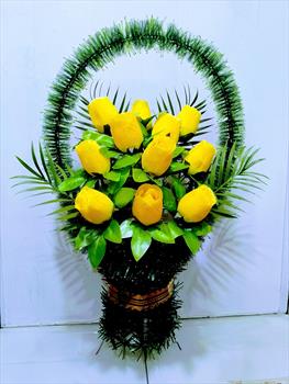 Корзина с бутонами роз К233